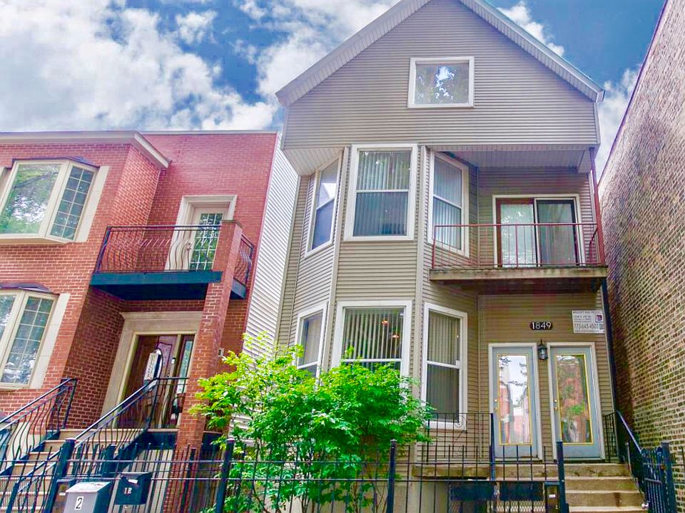 1st image of 1849 W Wellington Ave APT 2R
