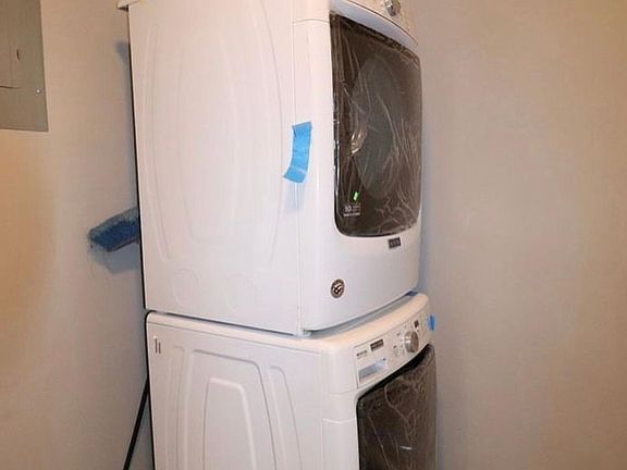 3rd image of 3520 Dekalb Ave #1BS