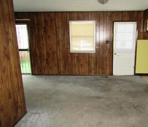5th image of 2843 Hillside Ave
