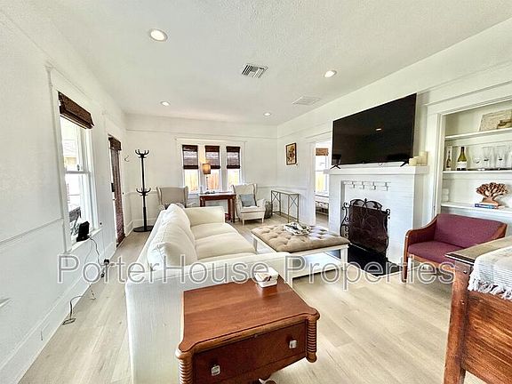 5th image of 605 47th Ave N
