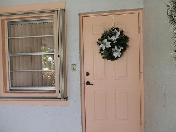 4th image of 5276 Crystal Anne Dr