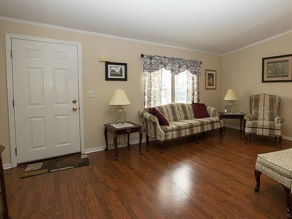 4th image of 3501 Island Dr