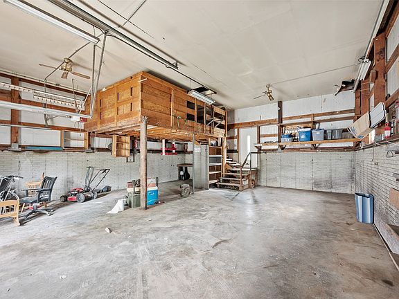 4th image of 217 W High St