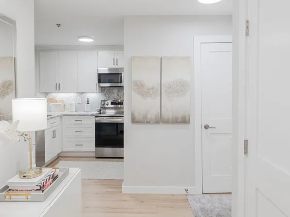 26 Avenue At Port Imperial image 13 of 38