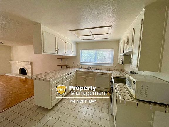 3rd image of 2917 Capitola Ct