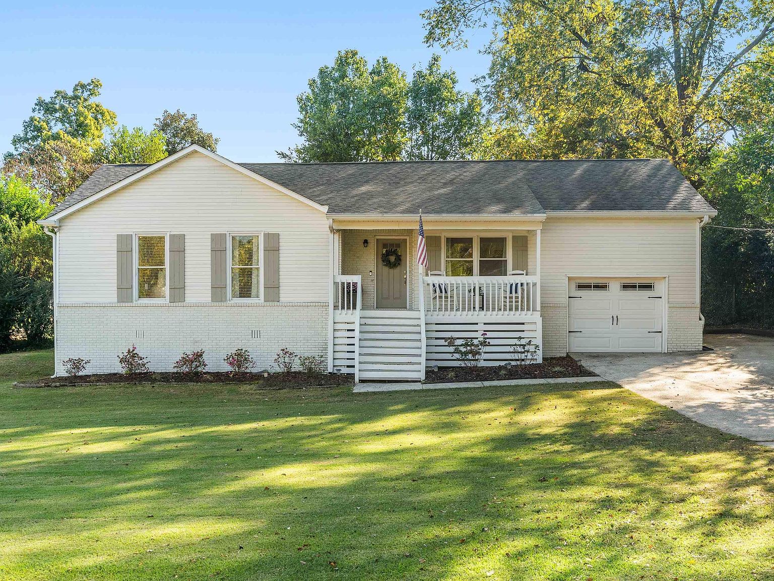 3290 Ridgely Dr, Cahaba Heights, AL 35243 | Zillow