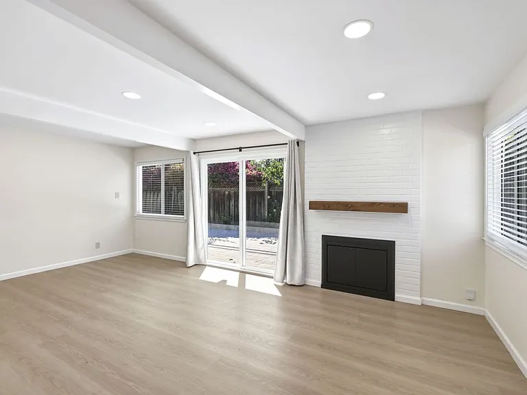 2563 Greer Rd — Photo 5