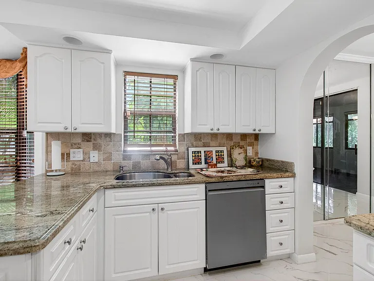 7865 La Mirada Dr — Photo 23