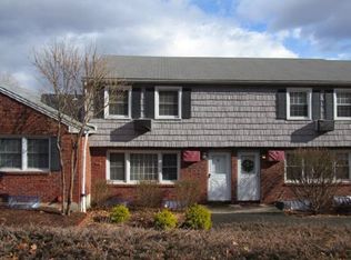 74 Old Farms Ln, New Milford, CT 06776