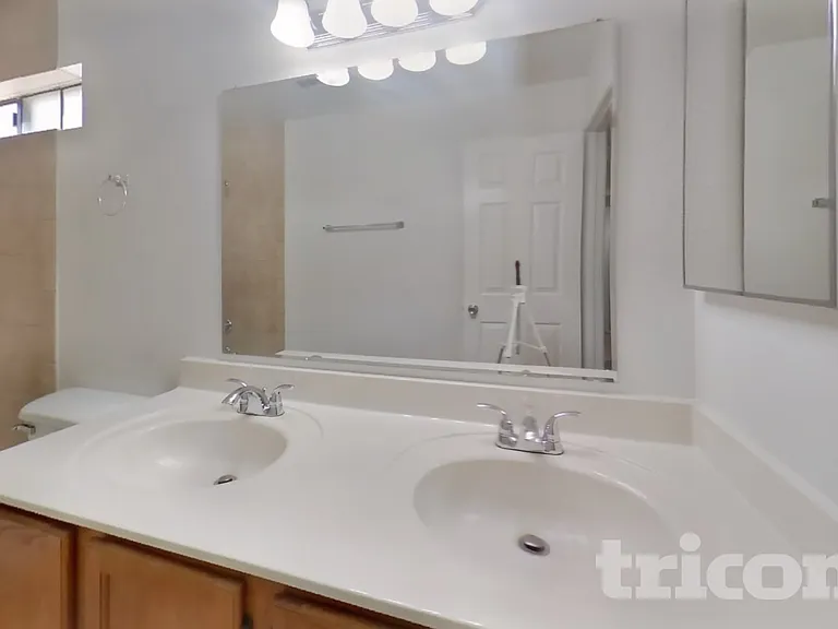 1464 E Rosemonte Dr — Photo 9