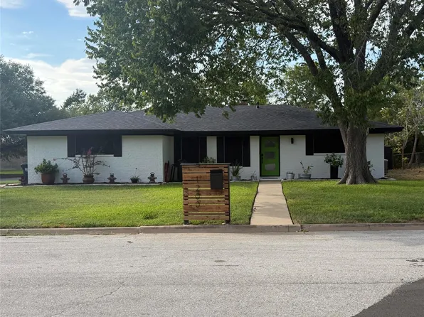 1200 Garden Ln, Bryan, TX 77802