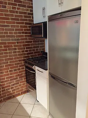 Rented by Avenues Real Estate | media 22