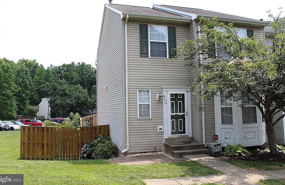 1st image of 202 Kings Crest Dr