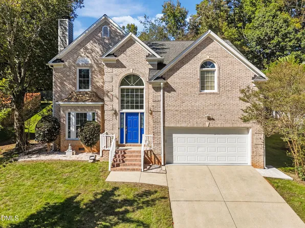 209 Fincastle Dr, Cary, NC 27513