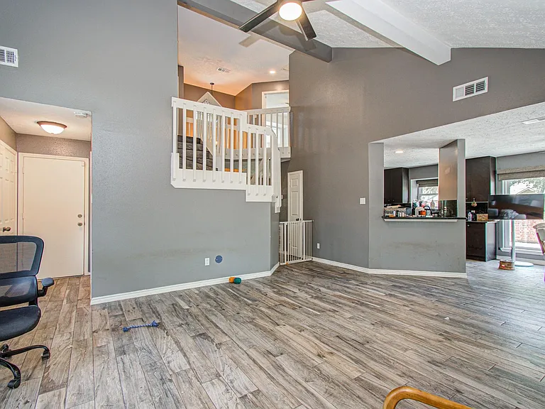 2122 Courtshire Ln — Photo 16
