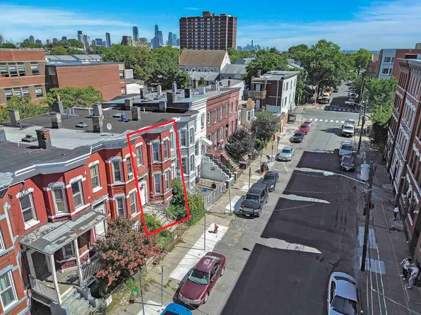 62-5 Oak St, Jersey City, NJ 07304