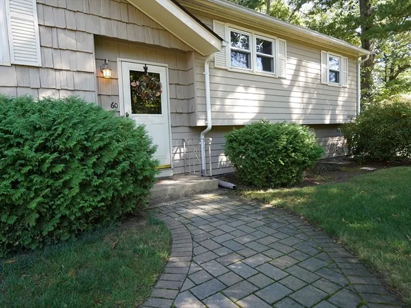 60 Old Farm Rd, Mansfield, MA 02048