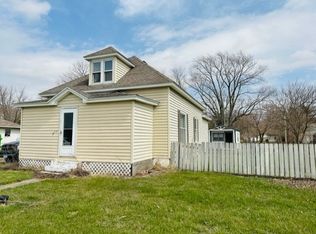 217 N Main St, Henning, IL 61848