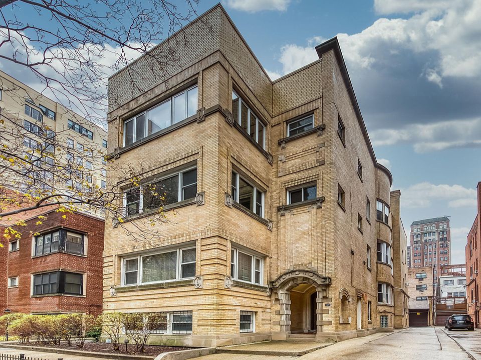 1st image of 429 W Wellington Ave APT 1C