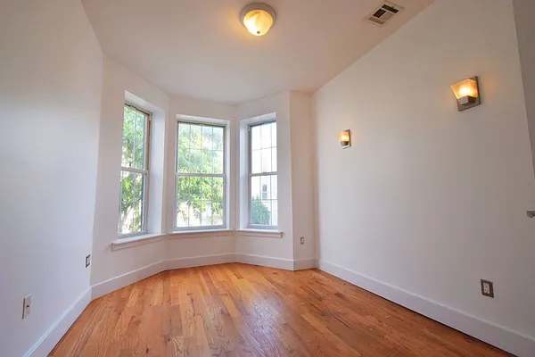 Rented by Lofts and Flats LLC | media 5