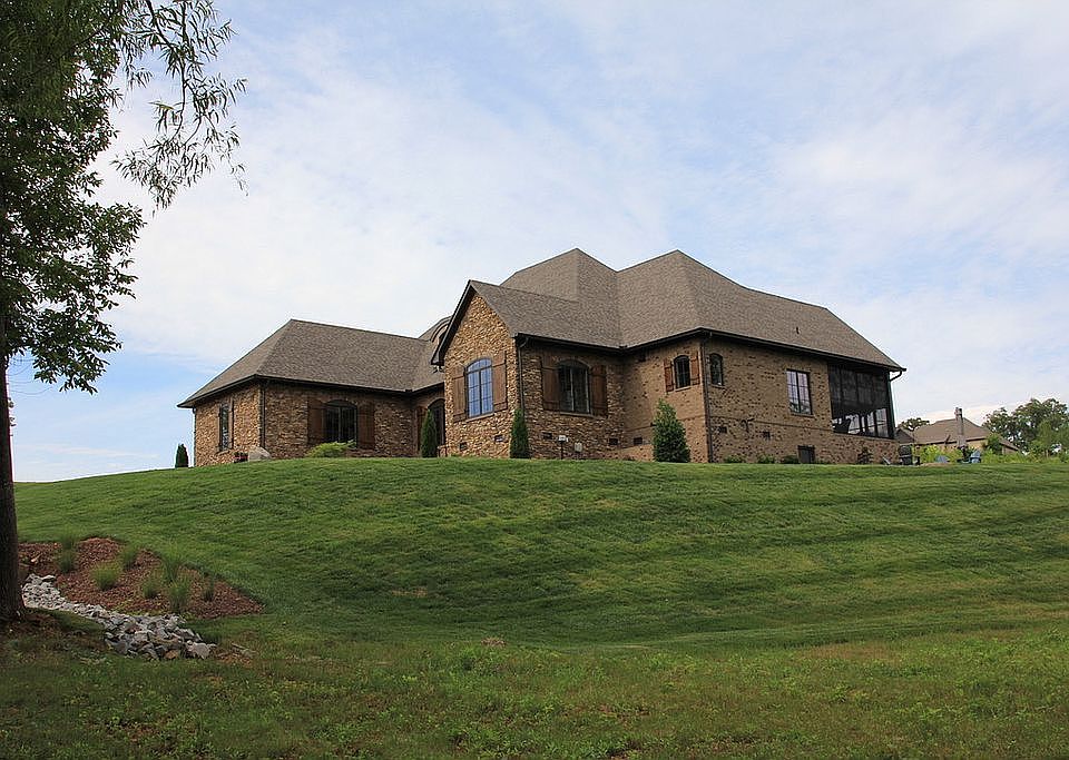 2nd image of 945 Starboard Dr Lot 285