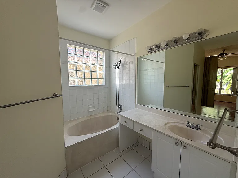 6711 Green Island Cir — Photo 16
