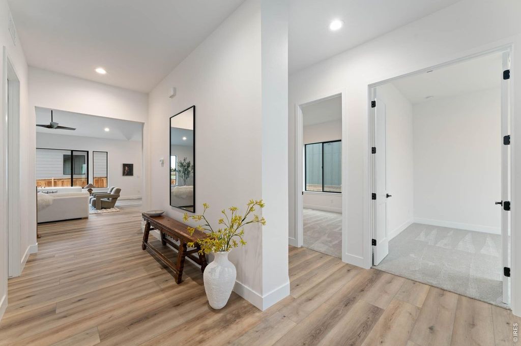 23 Snowcap Dr