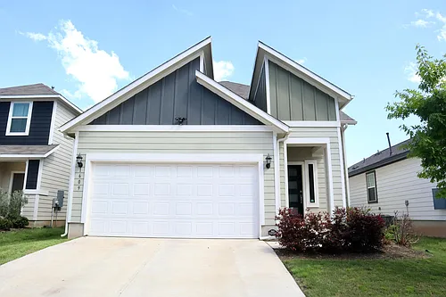 1609 Adobe Walls Way Photo 1