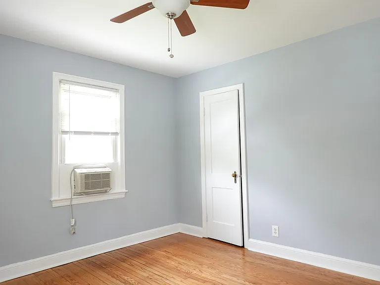 8210 Greenwood Ave — Photo 42