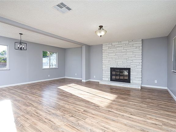 3rd image of 44511 Lostwood Ave