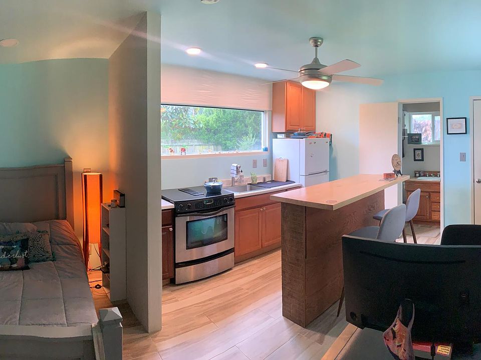 1st image of 305 Miramar Dr