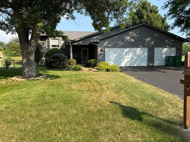 9502 Teakwood Ln N — Photo 5
