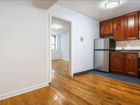 2nd image of 205 W 91st St #5FW