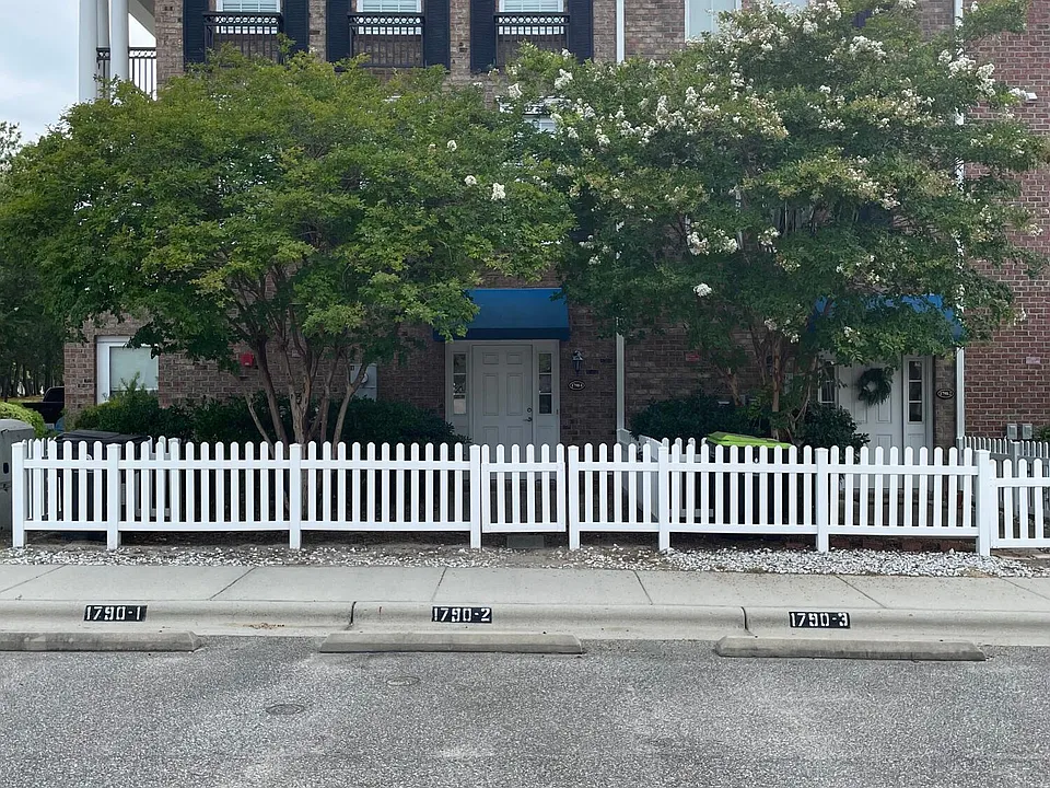 1790 Queen Anne St #1