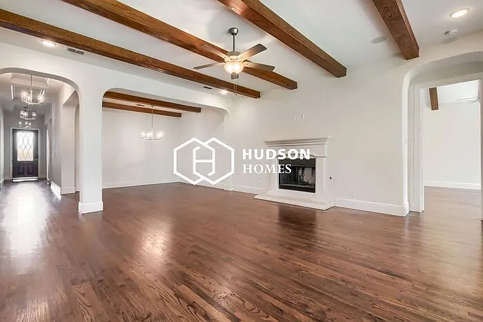 3 bed, 2.5 bath, 2637 sqft, $3,175 — Photo 4