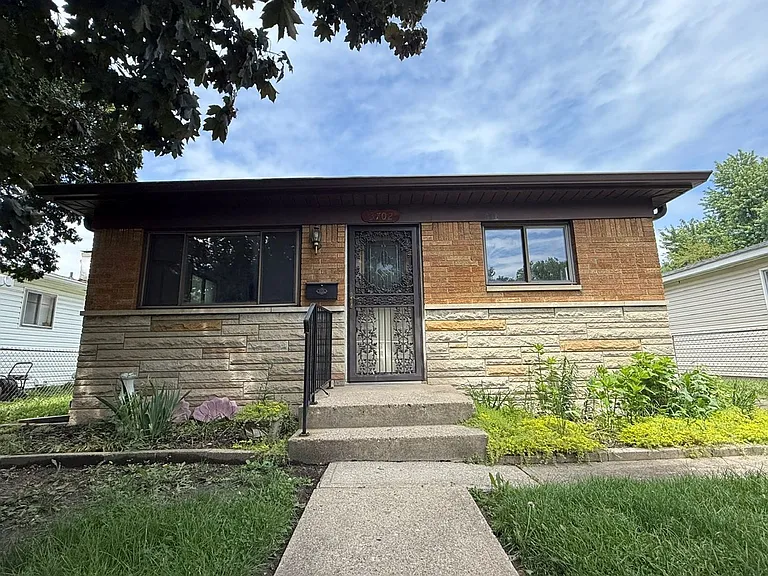 3702 Hoyt Ave — Photo 15