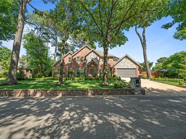 906 N Pembroke Rd, Fayetteville, AR 72701