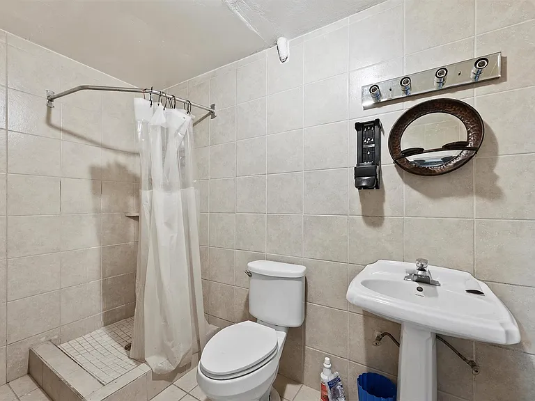 5621 Haywood St — Photo 18