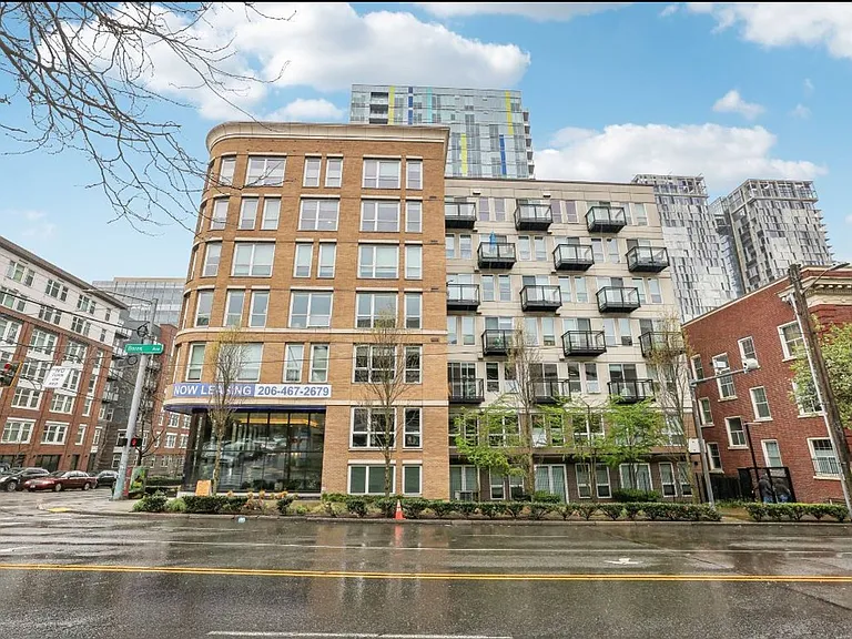 Lexington Apartments — Photo 16