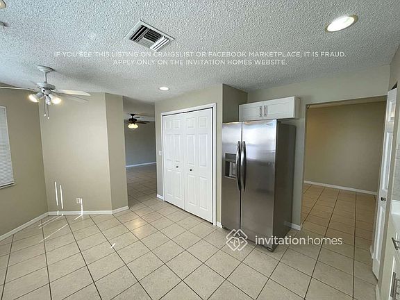 5th image of 3994 Crescent Creek Dr