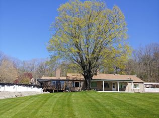 689 Squaw Rock Rd, Moosup, CT 06354