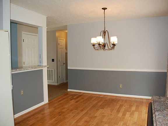 4th image of 784 Oakland Dr