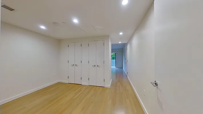 Rented by Bond New York | media 29