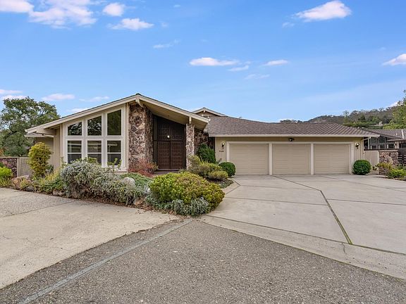2nd image of 7127 Wooded Lake Dr