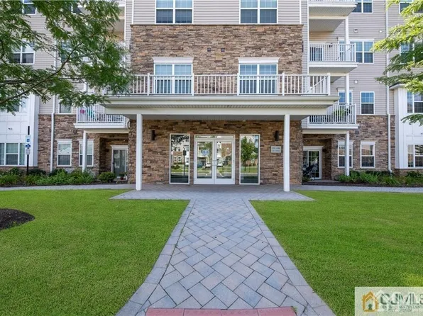 237 Luca Dr, Piscataway, NJ 08854