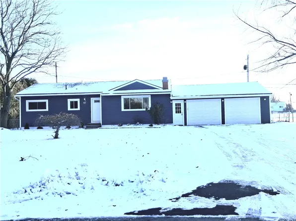 97 Crimson Bramble Rd, Rochester, NY 14623
