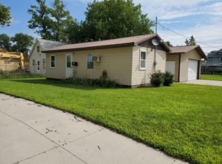 426 6th St S, Wahpeton, ND 58075