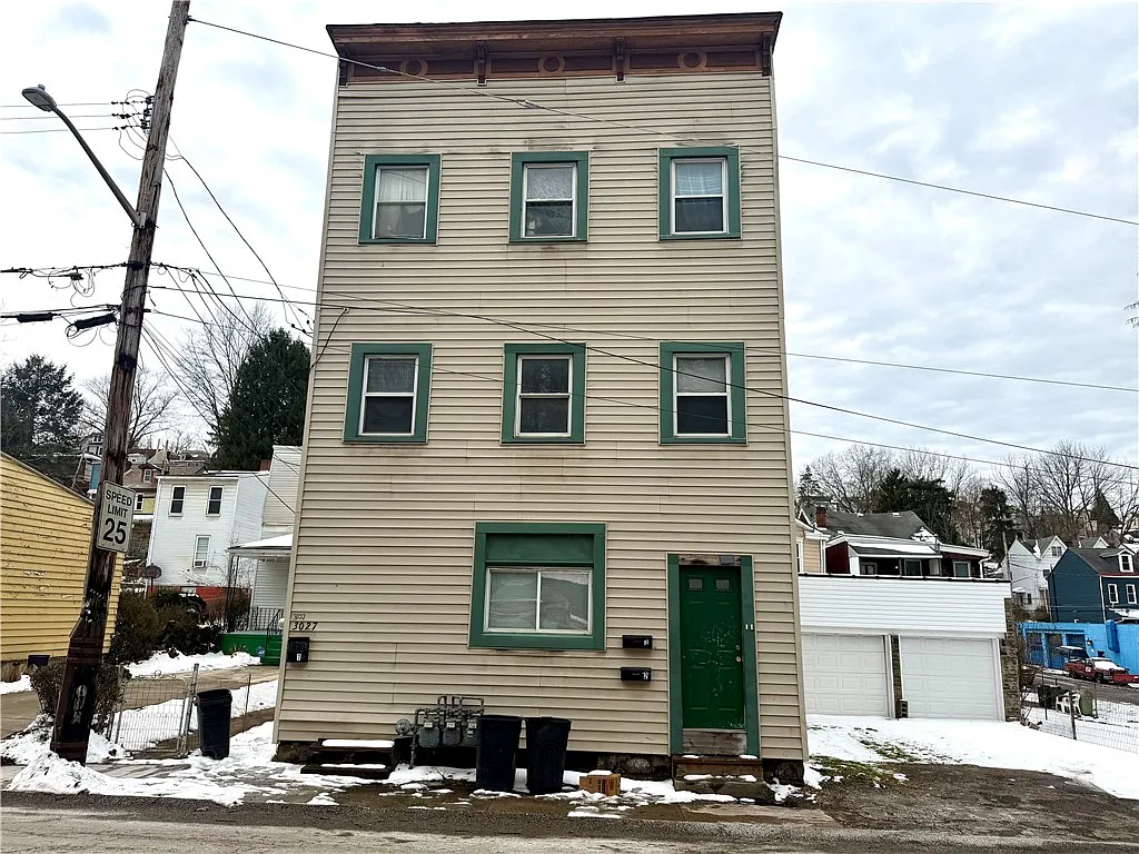 3027 Stayton St photo 1