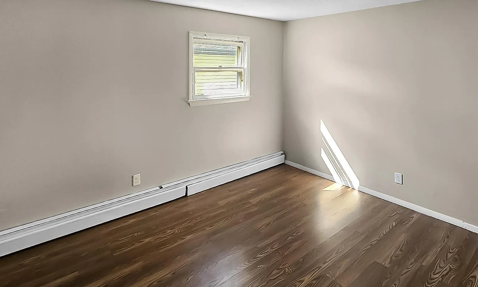 3 bed, $2,975 — Photo 4