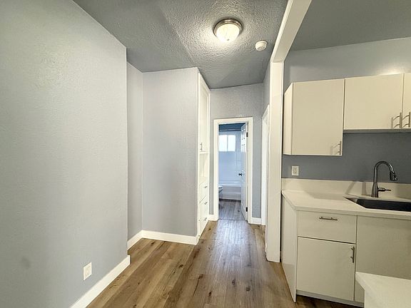 4th image of 3980 La Salle Ave Unit 3/4